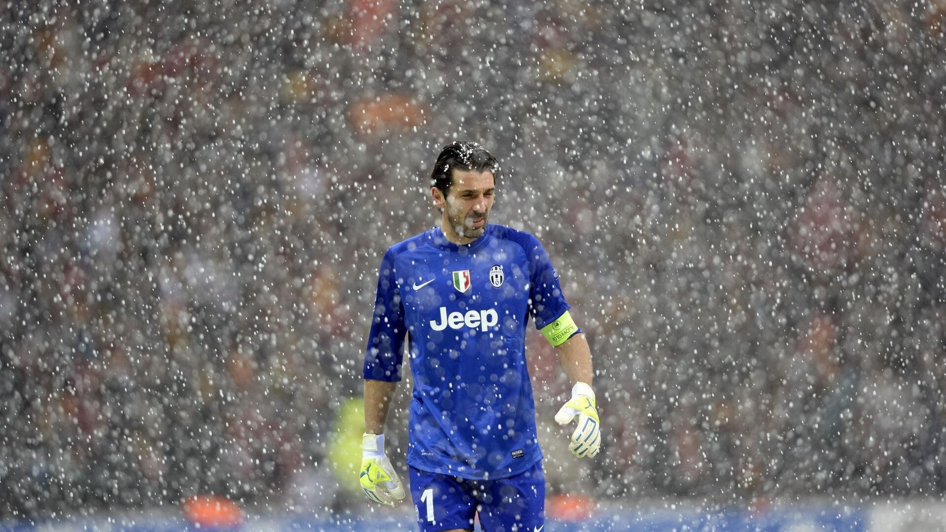 德国骑手吉尔·托马斯在2024年国际马术联合会障碍赛世界巡回赛中获得个人第六名，表现出色。